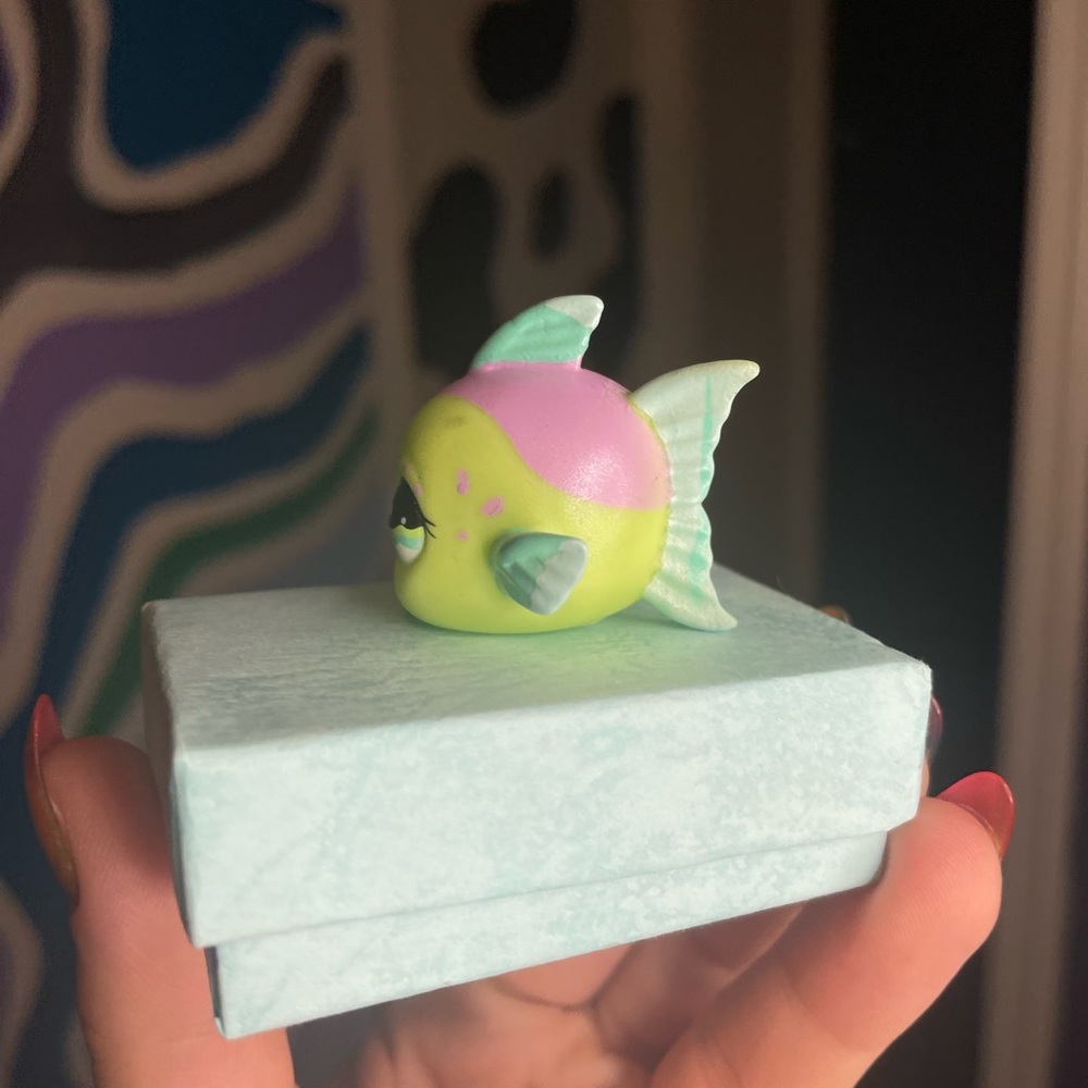 LPS Fish Figure 2006 - Picture 2 of 3